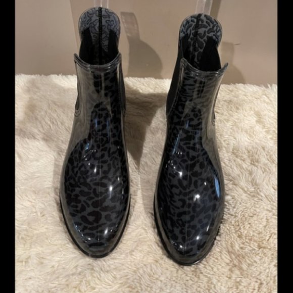 INC International Concept Black Raelynn Ankle Rainboots - 10 - Picture 2 of 7